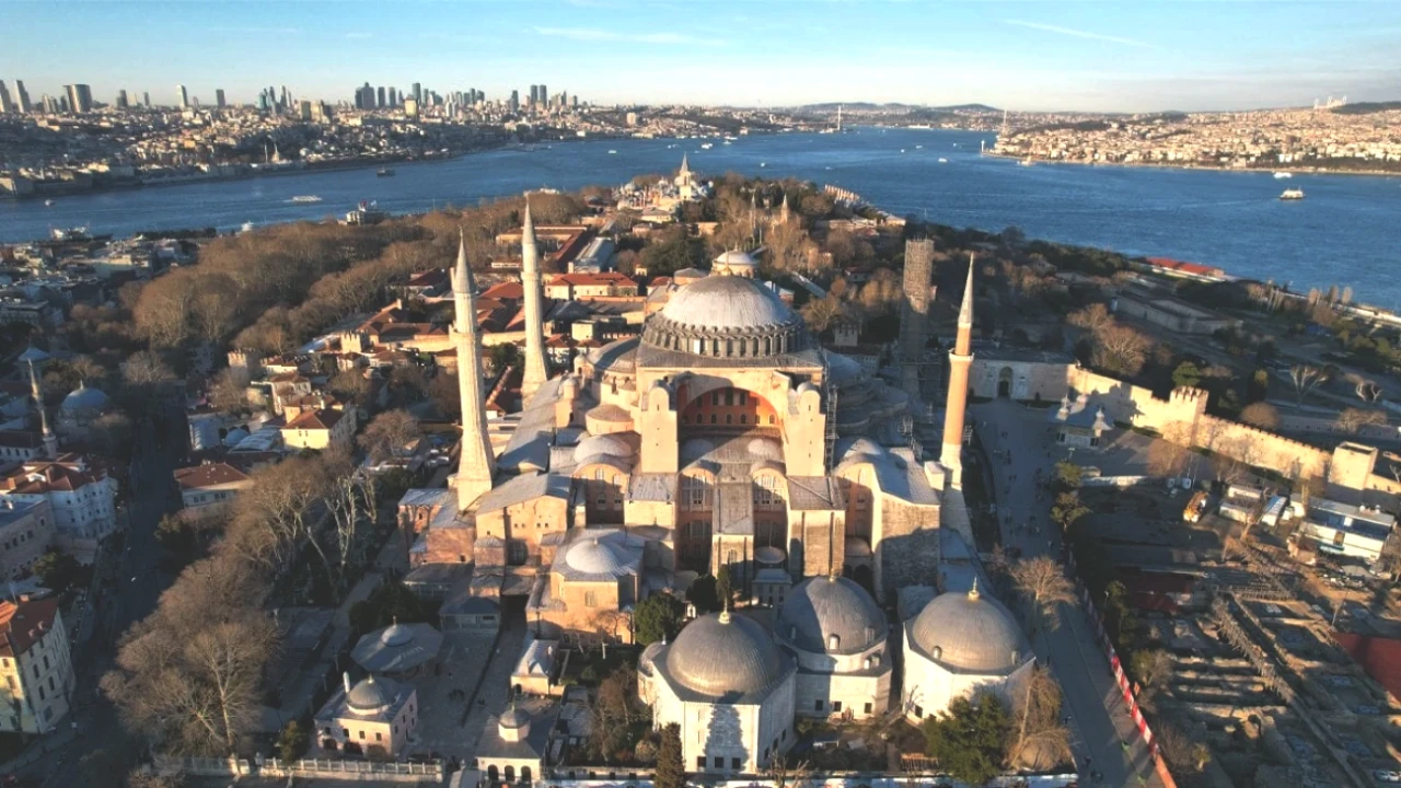 İstanbul'da Sıcak Bir Cumartesi: 5 Temmuz 2025 Hava Durumu 34 Derece!