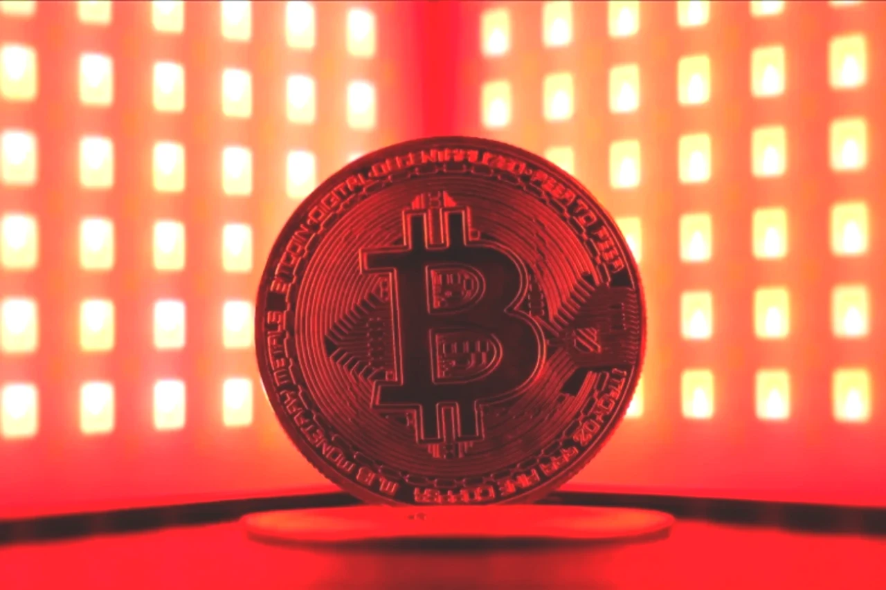 Bitcoin’de 14 Yıllık Tarihi Uyanış! Milyarlarca Dolar Değişti!