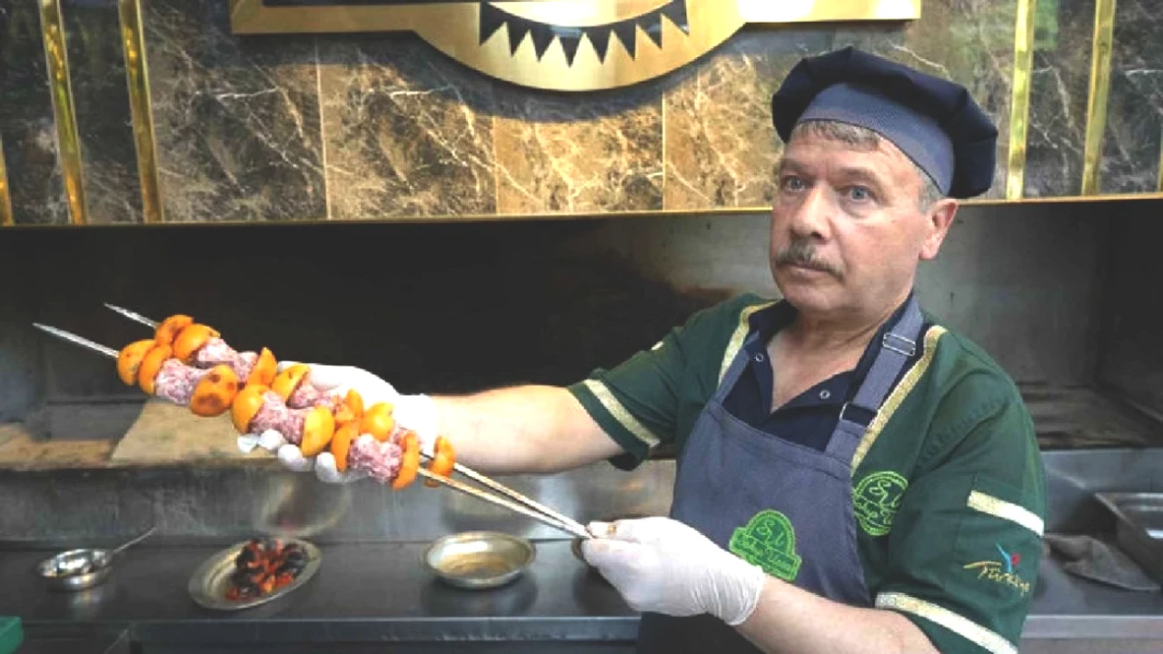 Yaz Aylarının Favorite Lezzeti: Gaziantep Yöresine Ait Eşsiz Kebabın Sırları!