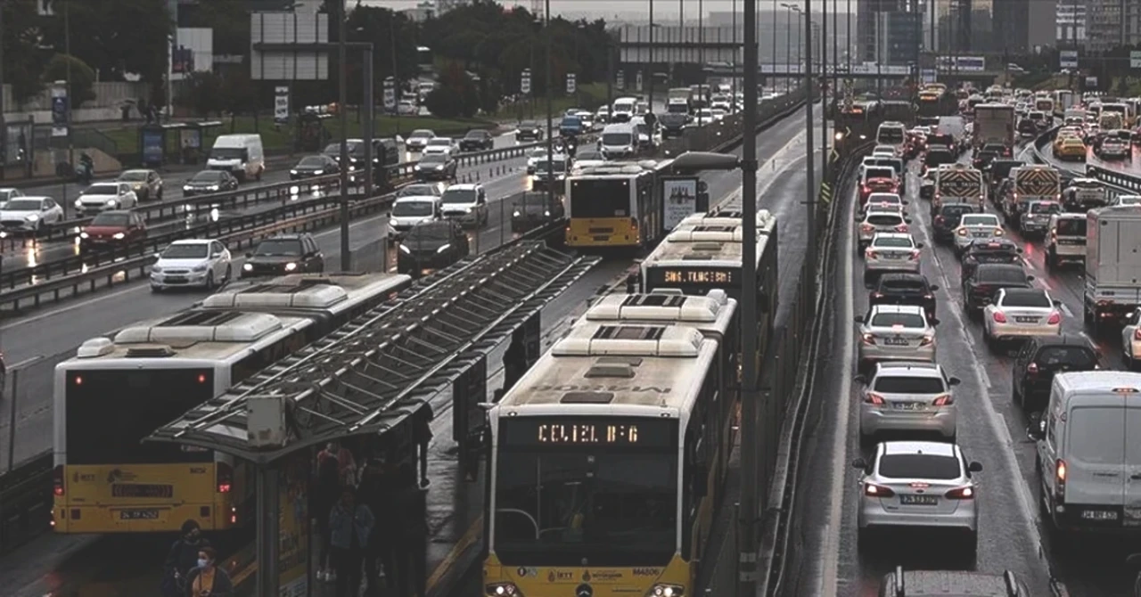 15 Temmuz'da Toplu Taşıma Ücretsiz Mi? Metro, Metrobüs ve Vapurda Fırsatlar!