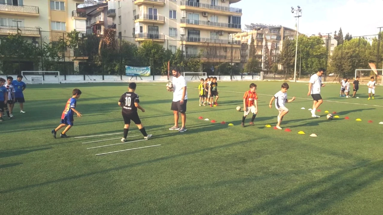 Başkan Yetişkin’in Liderliğinde Yaz Tatili Spor Dolu Geçiyor!