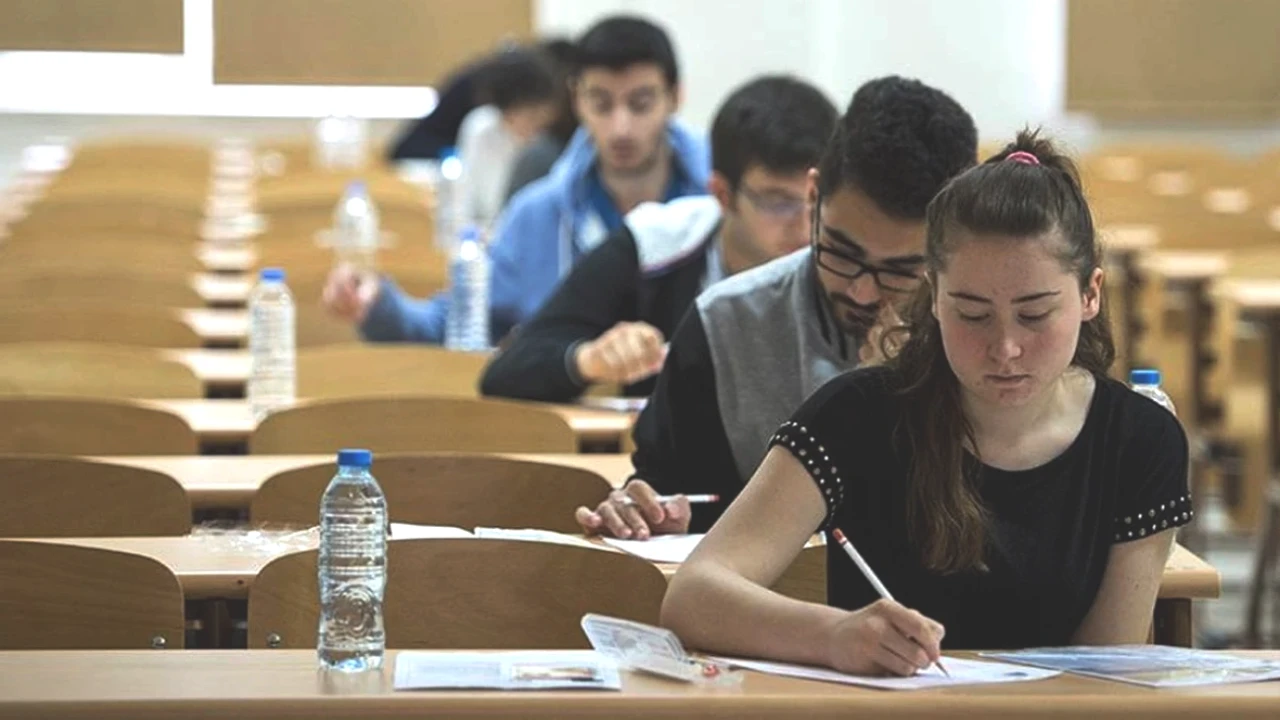 YKS Sonuçları Açıklandı! 2025'in Kazananları ve Tercih Takvimi Burada!