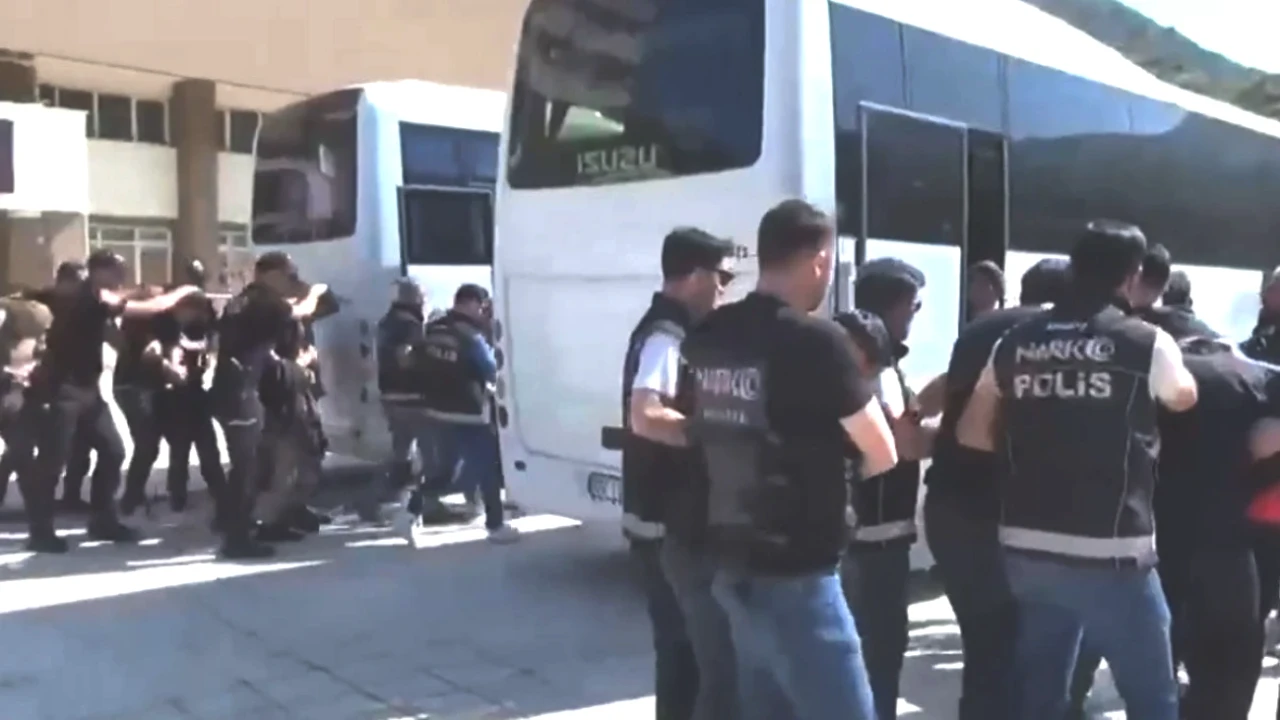 72 İlde Dev Uyuşturucu Operasyonu! 1.933 Gözaltı Yapıldı!